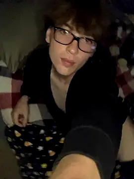 Snapshot of YourFavTwinkie chatting on 09.24.25 YourFavTwinkie online show from 09.24.25