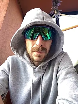 Snapshot of dann1111 chatting on 11.08.25 dann1111 online show from 11.08.25