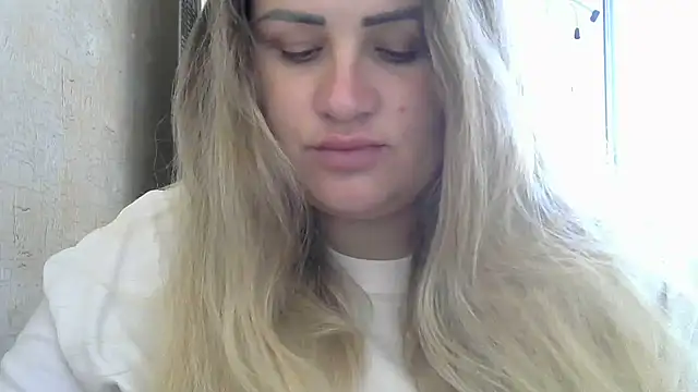 Snapshot of Honeydew-Waves chatting on 09.11.25 Honeydew-Waves online show from 09.11.25