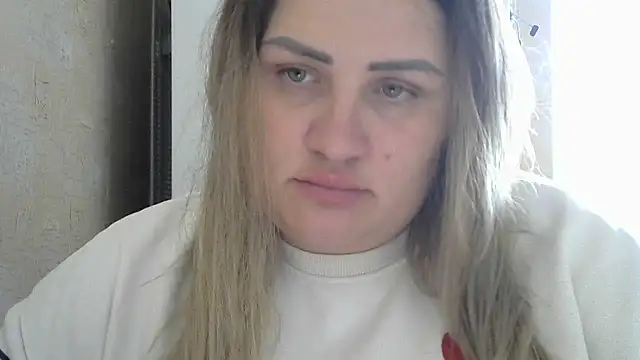 Snapshot of Honeydew-Waves chatting on 10.16.25 Honeydew-Waves online show from 10.16.25