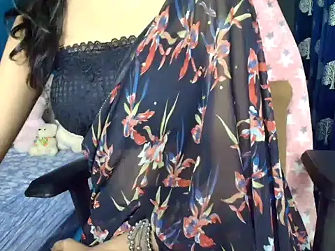 Snapshot of CUTE_princess_143 chatting on 02.10.25 CUTE princess 143 online show from 02.10.25