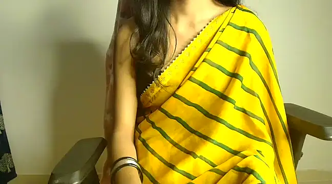 Snapshot of CUTE_princess_143 chatting on 02.20.25 CUTE princess 143 online show from 02.20.25