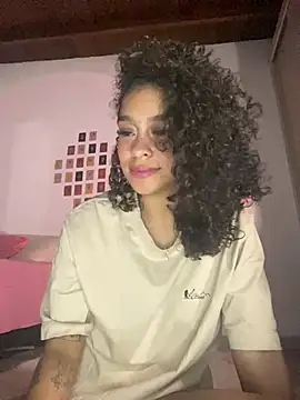 Snapshot of Arteatenea__ chatting on 12.15.24 Arteatenea online show from 12.15.24