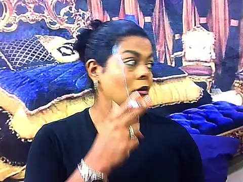 Snapshot of indianCherryPie chatting on 10.27.25 indianCherryPie online show from 10.27.25