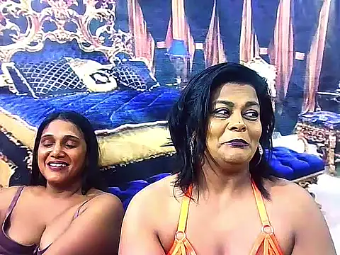 Snapshot of indianCherryPie chatting on 11.17.25 indianCherryPie online show from 11.17.25