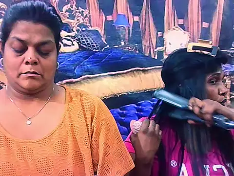 Snapshot of indianCherryPie chatting on 11.21.25 indianCherryPie online show from 11.21.25