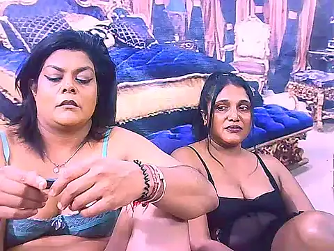 Snapshot of indianCherryPie chatting on 11.28.25 indianCherryPie online show from 11.28.25