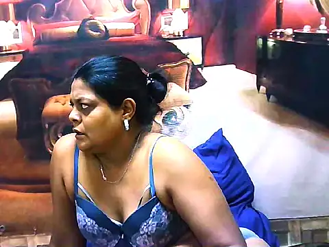 Snapshot of indianCherryPie chatting on 04.08.26 indianCherryPie online show from 04.08.26