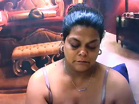 Snapshot of indianCherryPie chatting on 04.11.26 indianCherryPie online show from 04.11.26