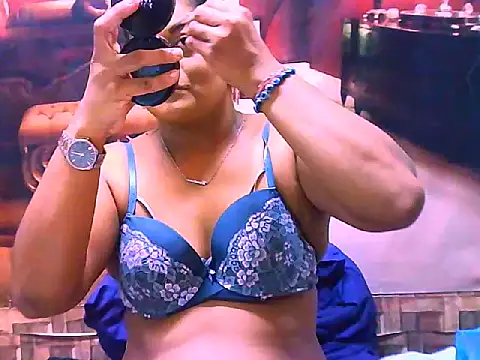 Snapshot of indianCherryPie chatting on 04.13.26 indianCherryPie online show from 04.13.26