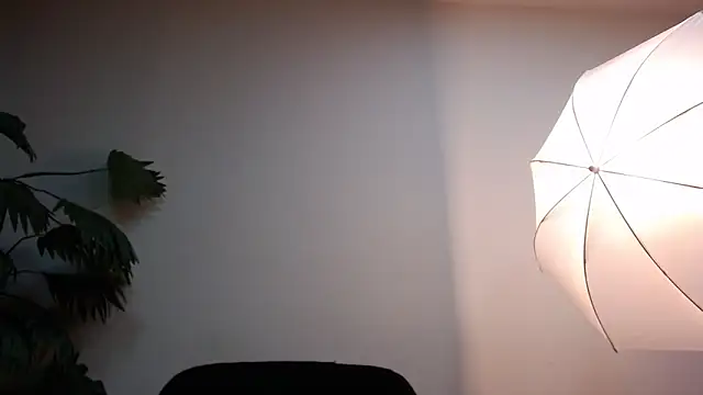 Snapshot of brendamaz chatting on 03.12.25 brendamaz online show from 03.12.25