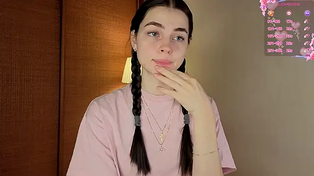 MaryJacksoon online show from 11.03.25