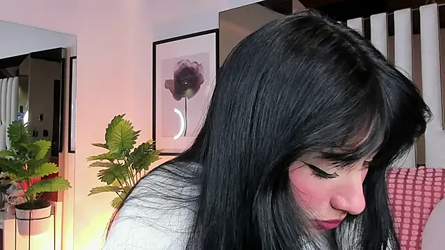 Snapshot of Kitty_Eliffe chatting on 10.29.25 Kitty Eliffe online show from 10.29.25