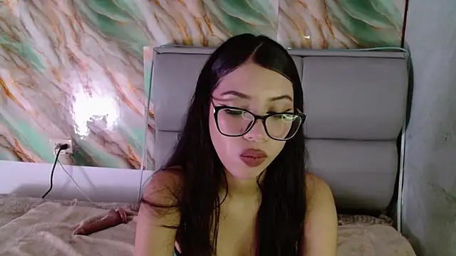 AmberJeong online show from 03.20.25