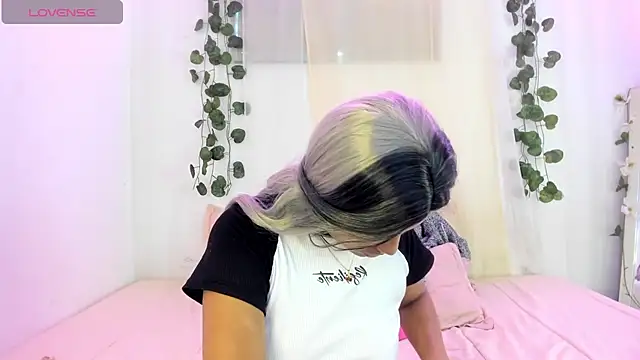 catalina and roger online show from 10.11.25