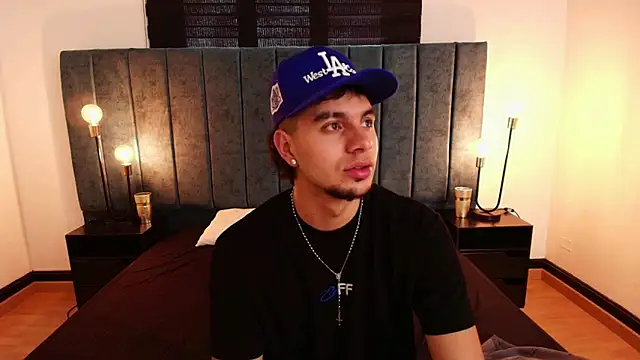 Amadeo Wild online show from 02.15.25