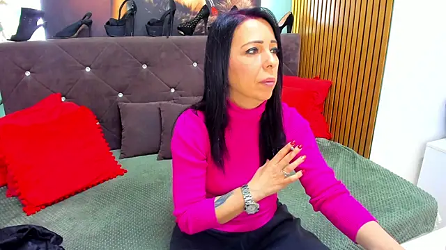 LauraSin online show from 04.02.26