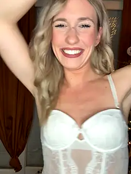 Snapshot of lola_tentatiion chatting on 11.19.25 lola tentatiion online show from 11.19.25