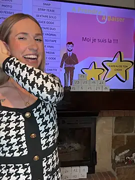 Snapshot of lola_tentatiion chatting on 12.14.25 lola tentatiion online show from 12.14.25