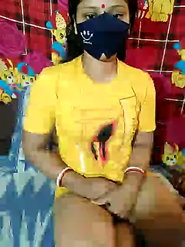 Snapshot of indiancouple09 chatting on 12.25.24 indiancouple09 online show from 12.25.24