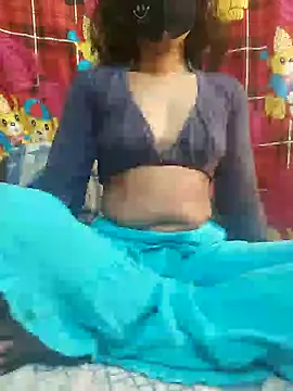 Snapshot of indiancouple09 chatting on 12.26.24 indiancouple09 online show from 12.26.24