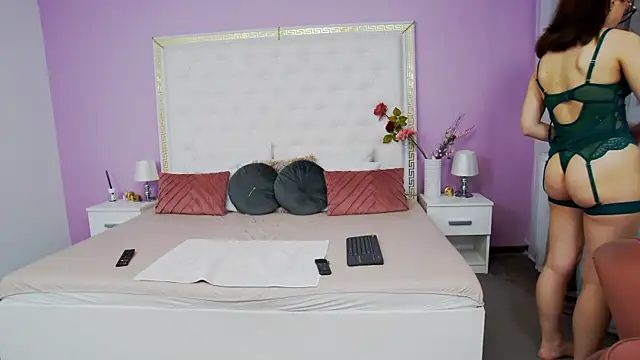 Lenna Paul online show from 03.04.25