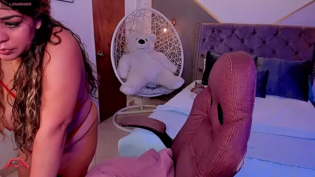 Snapshot of laris_park chatting on 01.24.25 laris park online show from 01.24.25