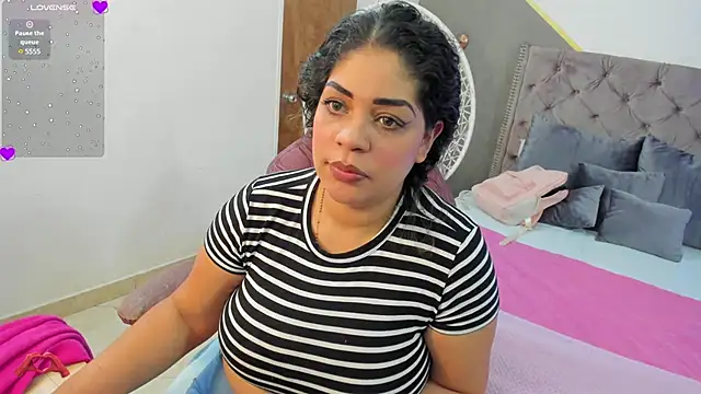 Snapshot of laris_park chatting on 01.26.25 laris park online show from 01.26.25