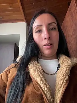 yaralyminjo2 online show from 12.30.24