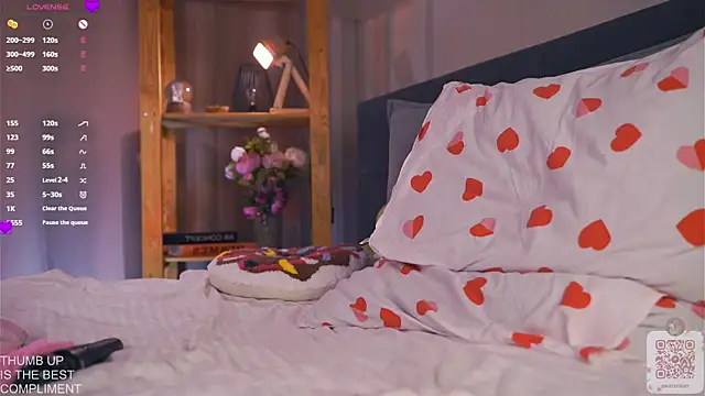 Snapshot of ZaraDudley chatting on 03.08.25 ZaraDudley online show from 03.08.25