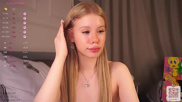 Snapshot of ZaraDudley chatting on 03.15.25 ZaraDudley online show from 03.15.25