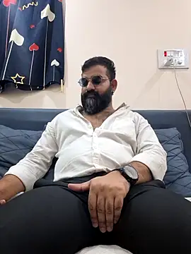 Snapshot of Fun_Guuy chatting on 04.05.26 Fun Guuy online show from 04.05.26