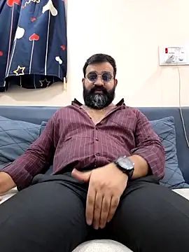 Snapshot of Fun_Guuy chatting on 04.11.26 Fun Guuy online show from 04.11.26