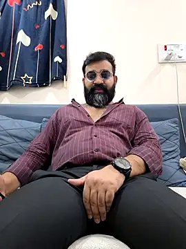 Snapshot of Fun_Guuy chatting on 04.12.26 Fun Guuy online show from 04.12.26