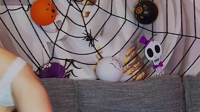 hailey peach online show from 10.30.25