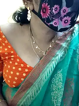 Snapshot of mallu-sumi chatting on 02.01.25 mallu-sumi online show from 02.01.25