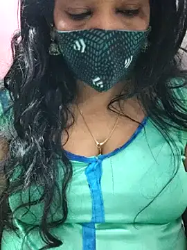 Snapshot of mallu-sumi chatting on 02.05.25 mallu-sumi online show from 02.05.25