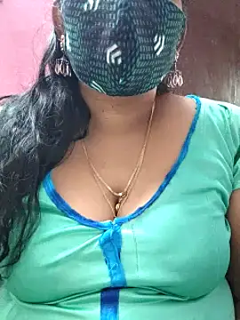 Snapshot of mallu-sumi chatting on 02.11.25 mallu-sumi online show from 02.11.25