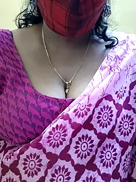 Snapshot of mallu-sumi chatting on 02.11.25 mallu-sumi online show from 02.11.25