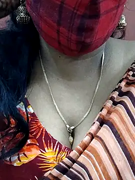 Snapshot of mallu-sumi chatting on 02.12.25 mallu-sumi online show from 02.12.25