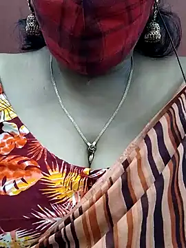 Snapshot of mallu-sumi chatting on 02.12.25 mallu-sumi online show from 02.12.25