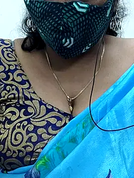 Snapshot of mallu-sumi chatting on 02.13.25 mallu-sumi online show from 02.13.25