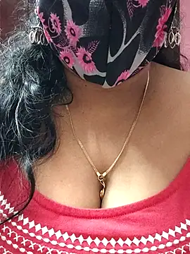 Snapshot of mallu-sumi chatting on 02.14.25 mallu-sumi online show from 02.14.25