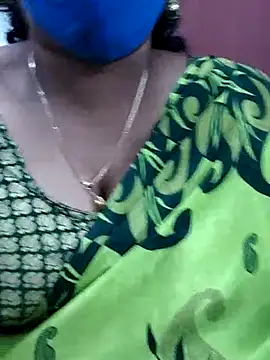 Snapshot of mallu-sumi chatting on 02.14.25 mallu-sumi online show from 02.14.25