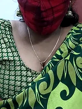 Snapshot of mallu-sumi chatting on 02.14.25 mallu-sumi online show from 02.14.25