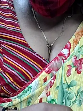 Snapshot of mallu-sumi chatting on 02.16.25 mallu-sumi online show from 02.16.25