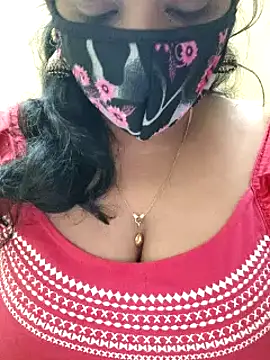 Snapshot of mallu-sumi chatting on 02.19.25 mallu-sumi online show from 02.19.25