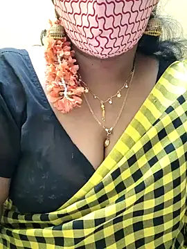 Snapshot of mallu-sumi chatting on 02.19.25 mallu-sumi online show from 02.19.25