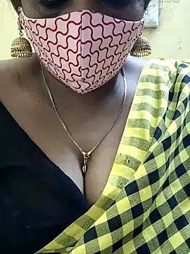 Snapshot of mallu-sumi chatting on 02.20.25 mallu-sumi online show from 02.20.25