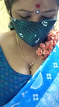 Snapshot of mallu-sumi chatting on 02.20.25 mallu-sumi online show from 02.20.25